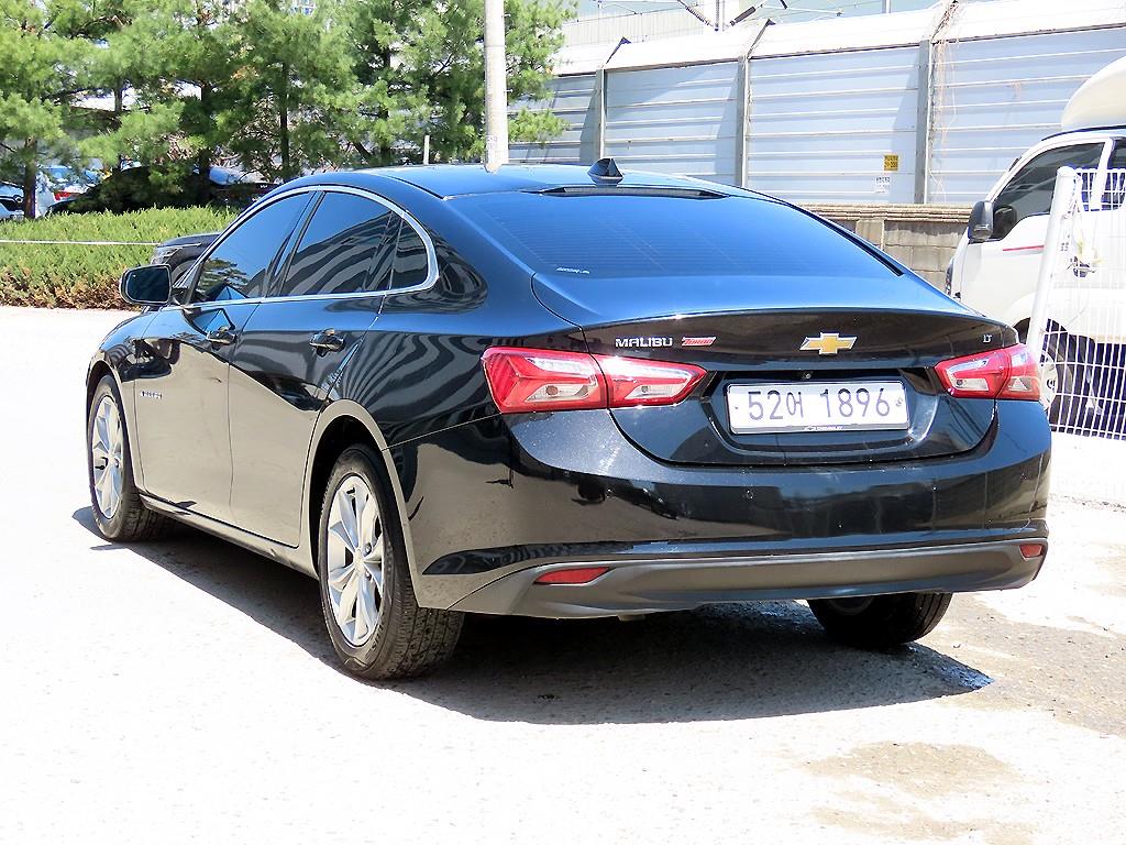 Chevrolet Malibu - Vista 3