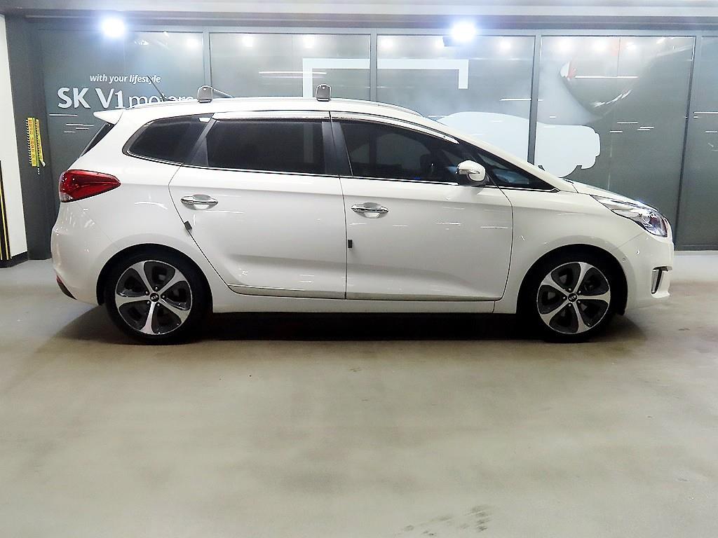 KIA Carens - Vista 3