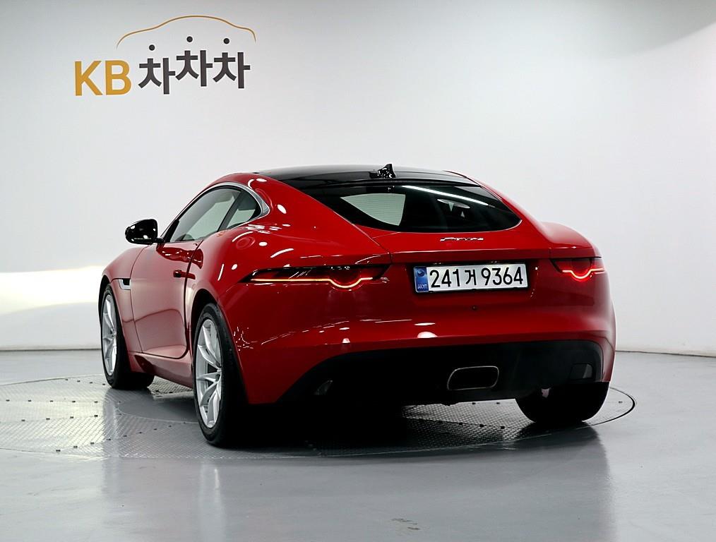 Jaguar F-TYPE - Vista 4