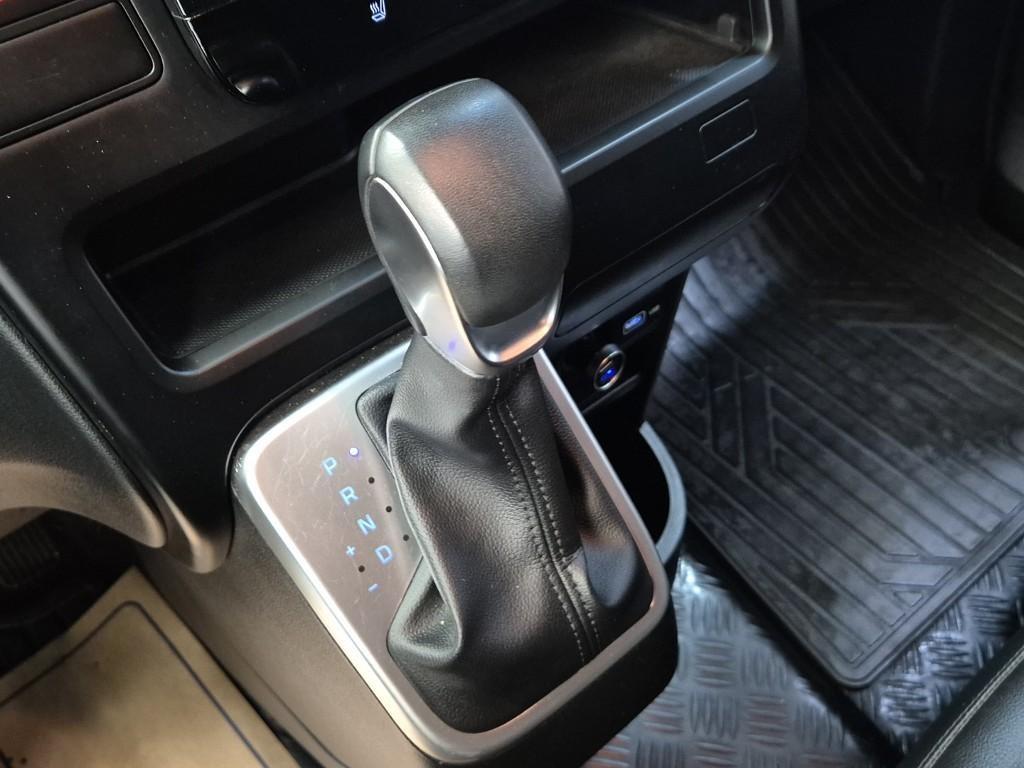 HYUNDAI Staria - Vista 8