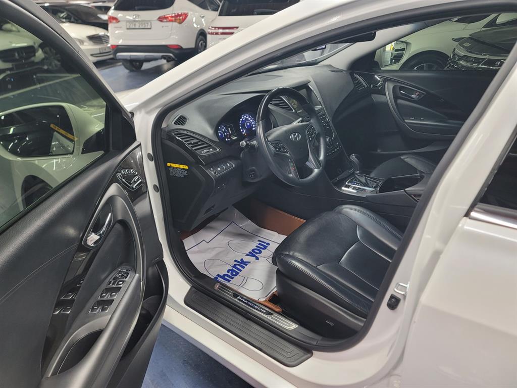 HYUNDAI Grandeur - Vista 7