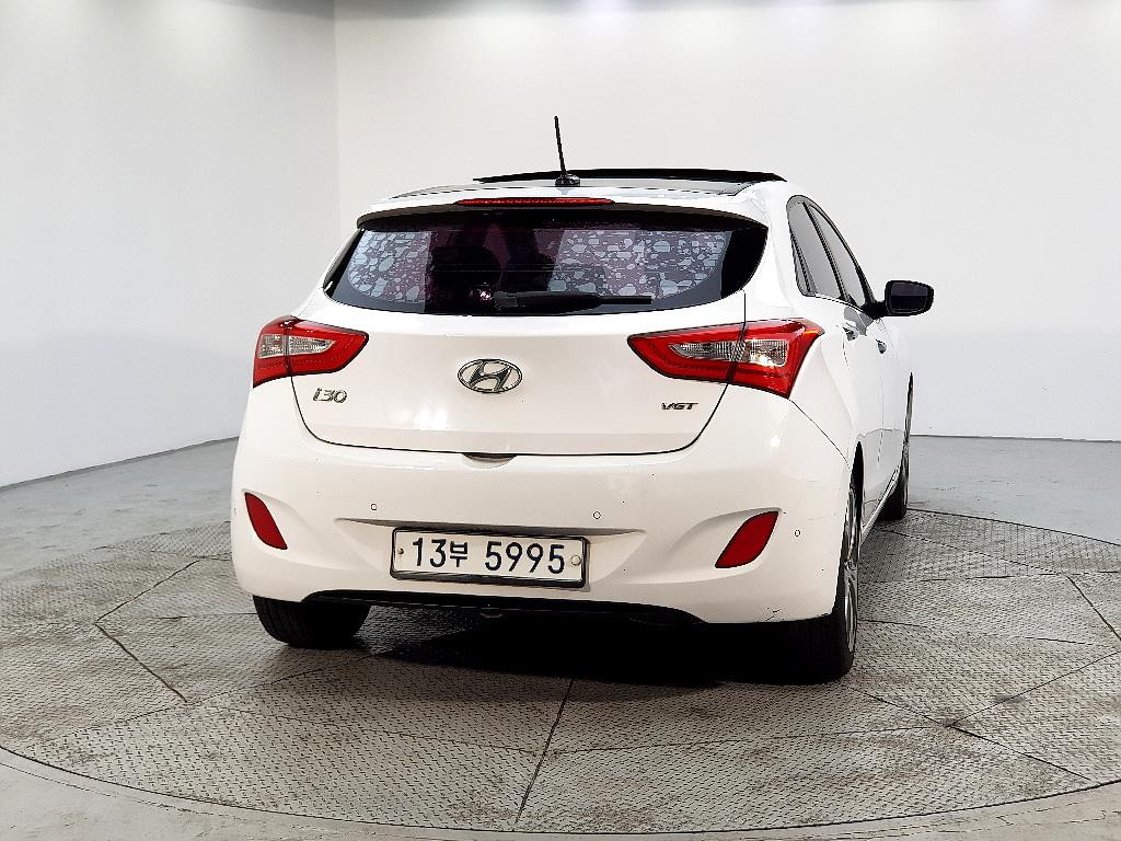 HYUNDAI i30 - Vista 3