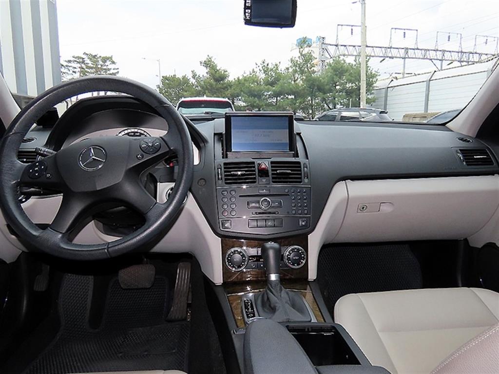 Mercedes Benz C Class - Vista 7