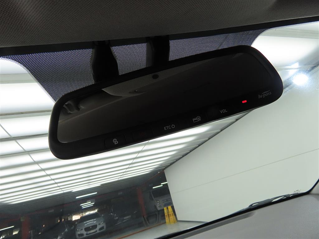 HYUNDAI Avante - Vista 12