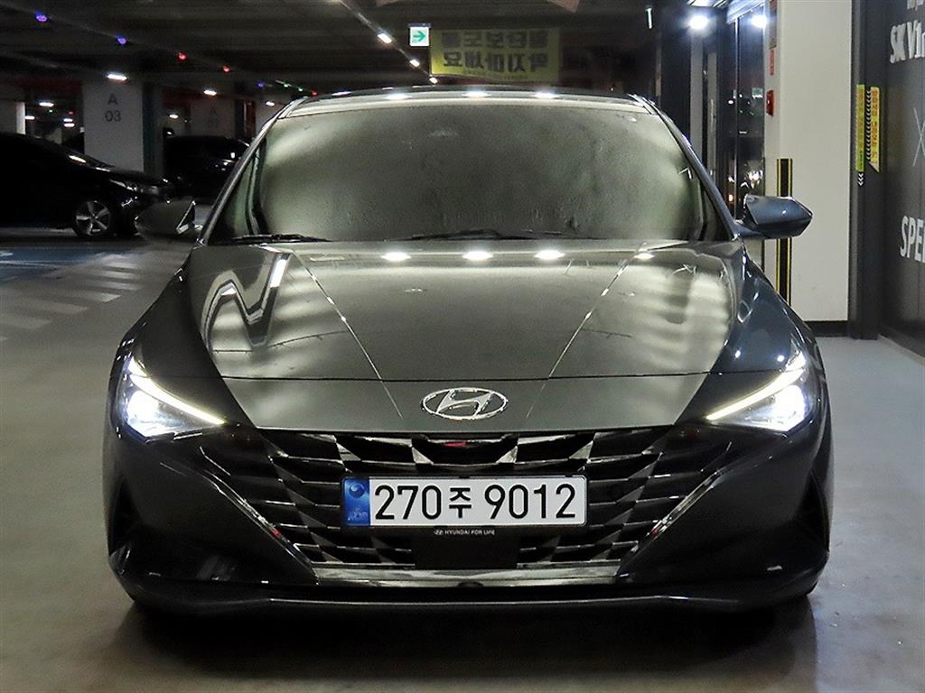 HYUNDAI Avante - Vista 2