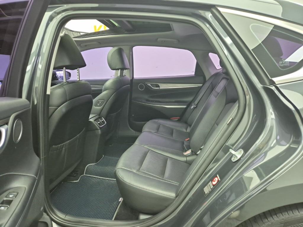 HYUNDAI Grandeur - Vista 12