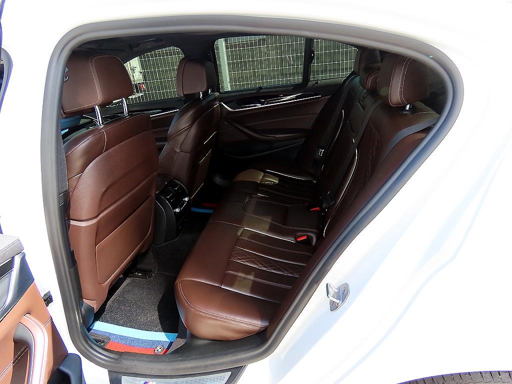 BMW 5 Series - Vista 6