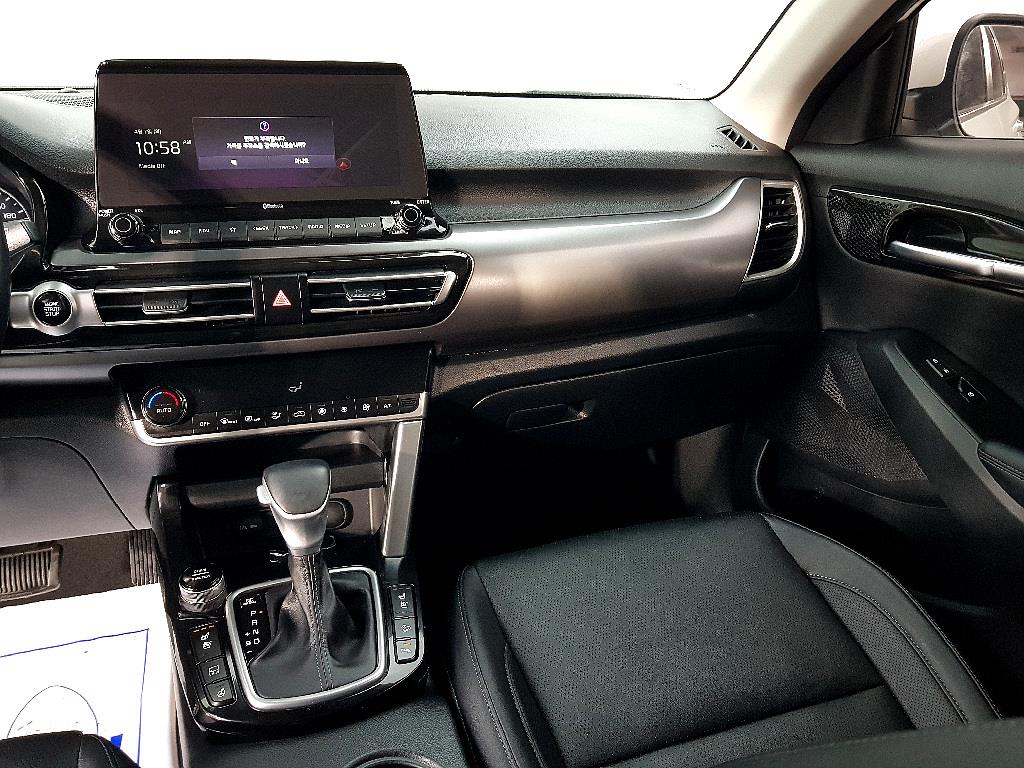 KIA Seltos - Vista 10