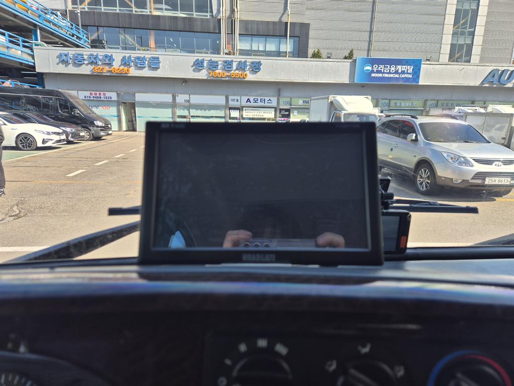 medium and large bus Hyundai bus - Vista 10