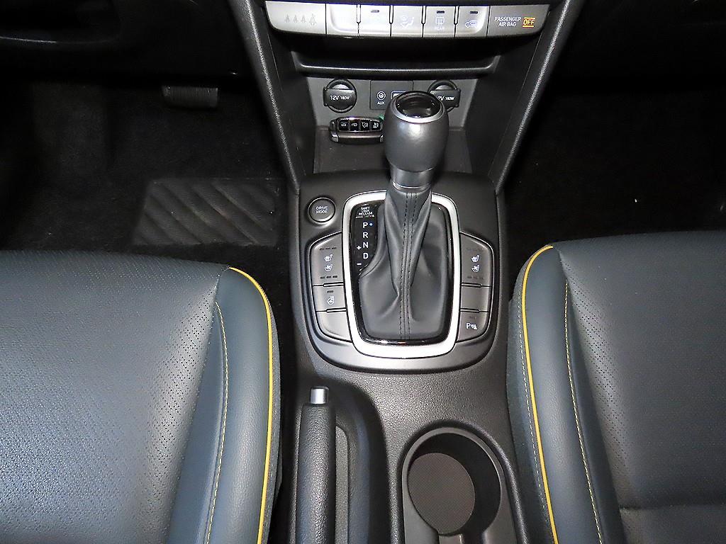 HYUNDAI Kona - Vista 12