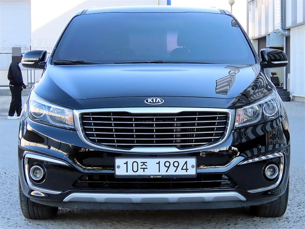 KIA Carnival 2016 Negro - Importación desde Corea - HF Imports Iquique - Foto 1