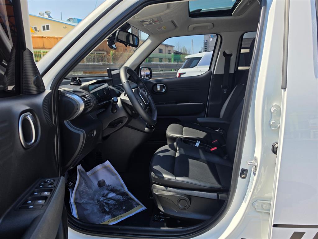 HYUNDAI Casper - Vista 10