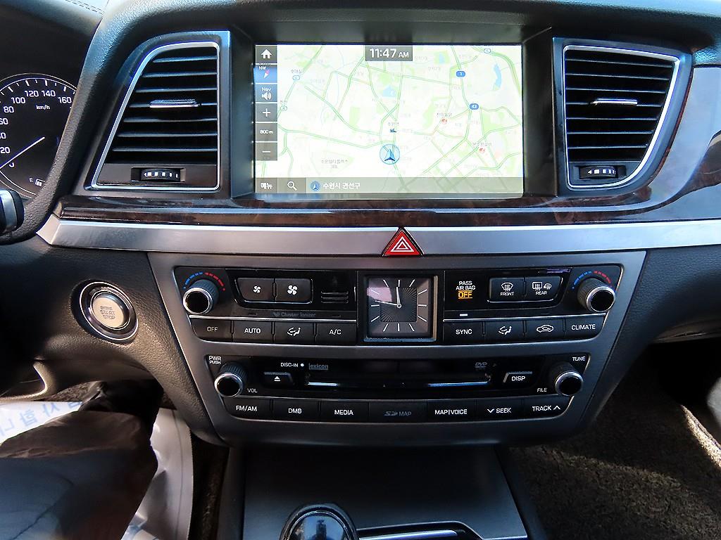 HYUNDAI Genesis - Vista 12