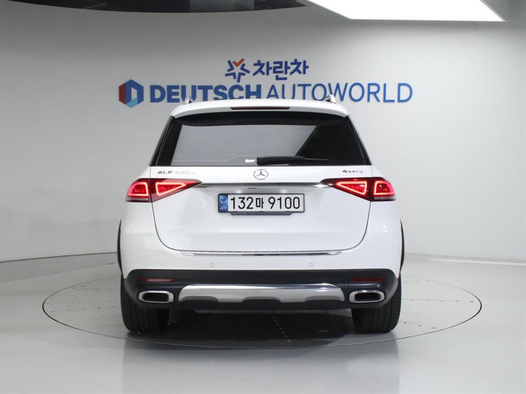 Mercedes Benz GLE Class - Vista 4