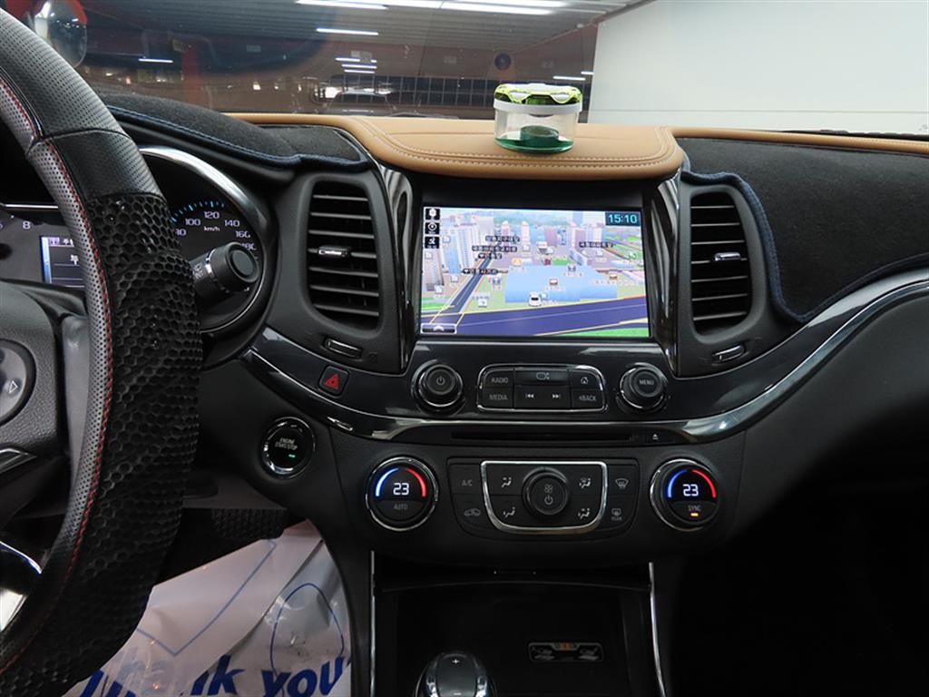 Chevrolet Impala - Vista 10