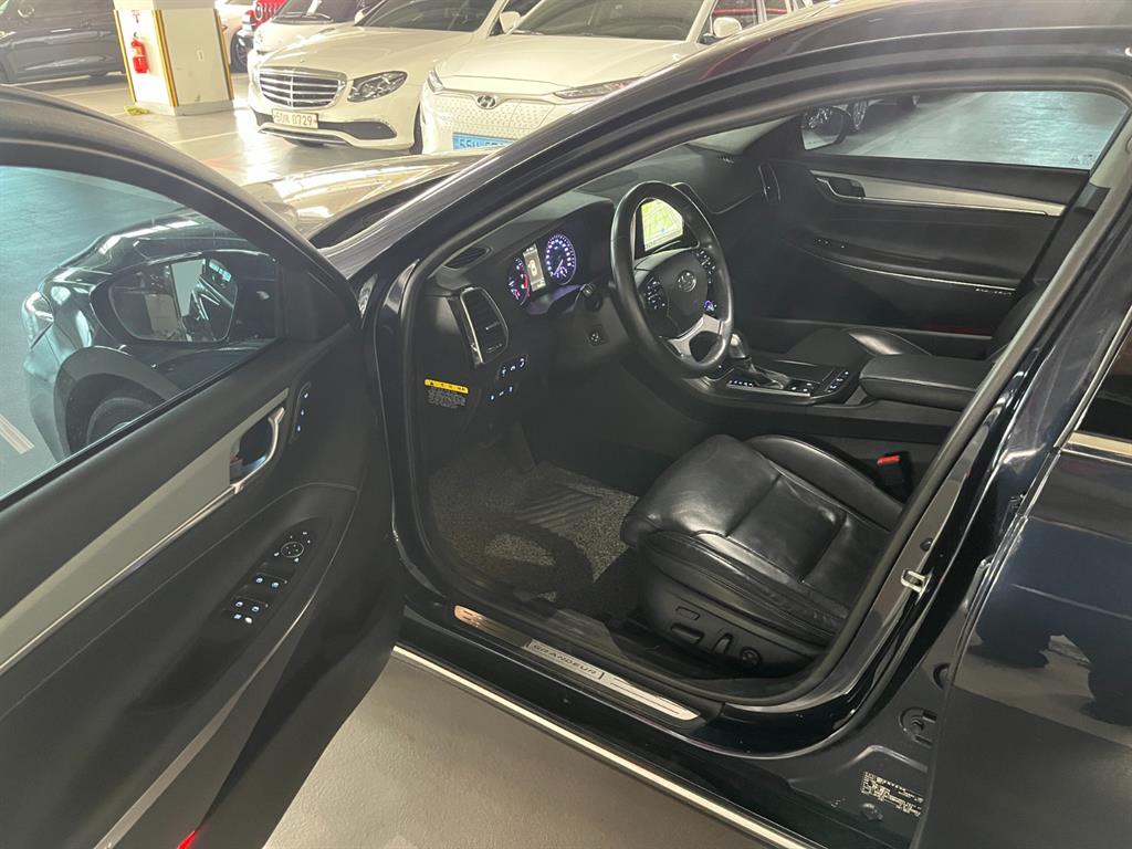 HYUNDAI Grandeur - Vista 7