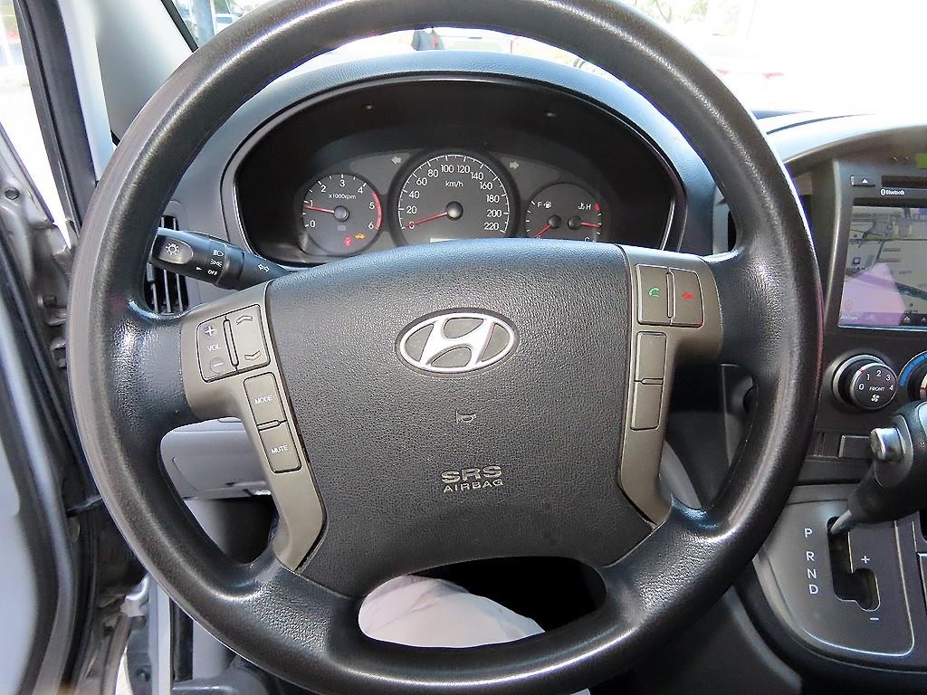 HYUNDAI Starex - Vista 8