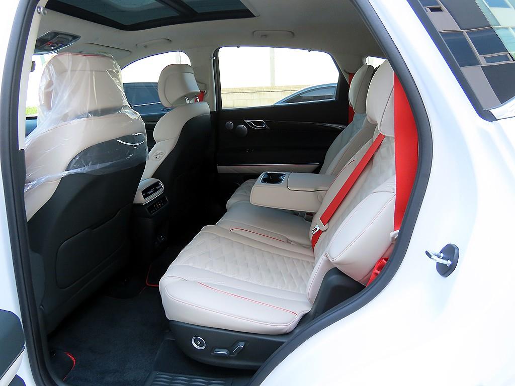 Genesis GV80 - Vista 6