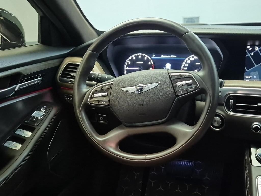 Genesis G90 - Vista 9