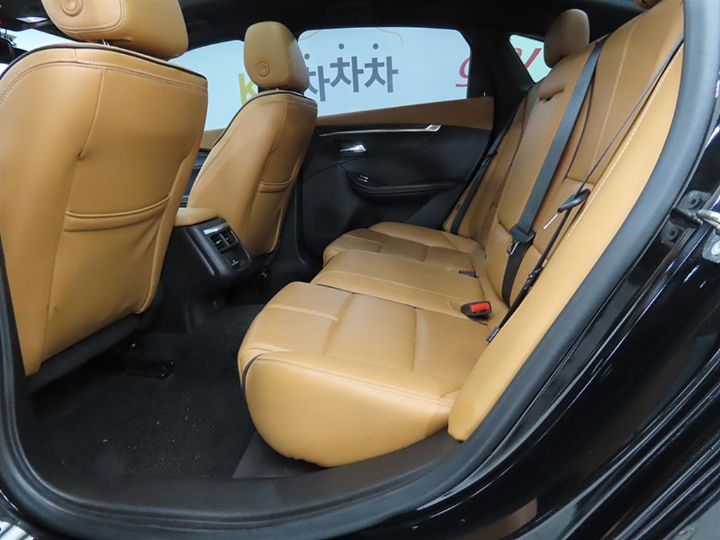 Chevrolet Impala - Vista 6