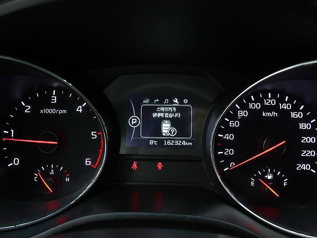 KIA Carnival - Vista 11