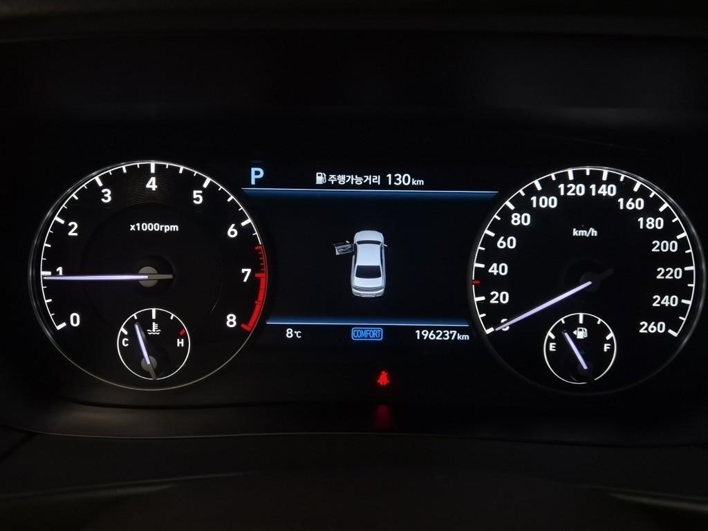 Genesis G90 - Vista 6