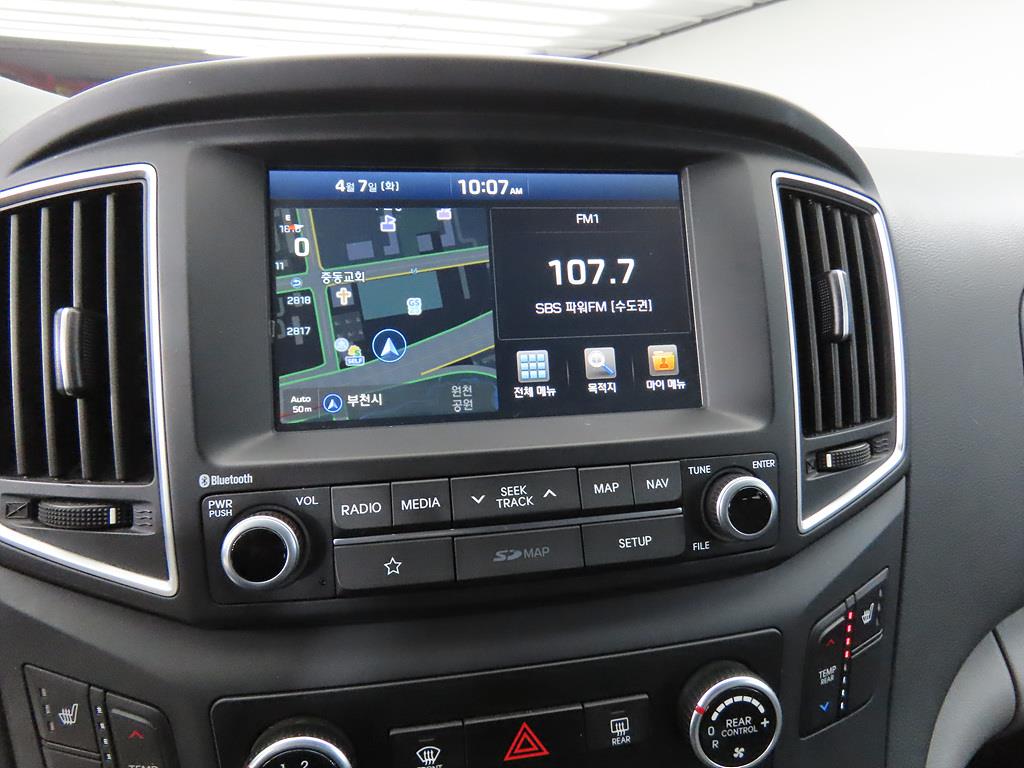 HYUNDAI Starex - Vista 10