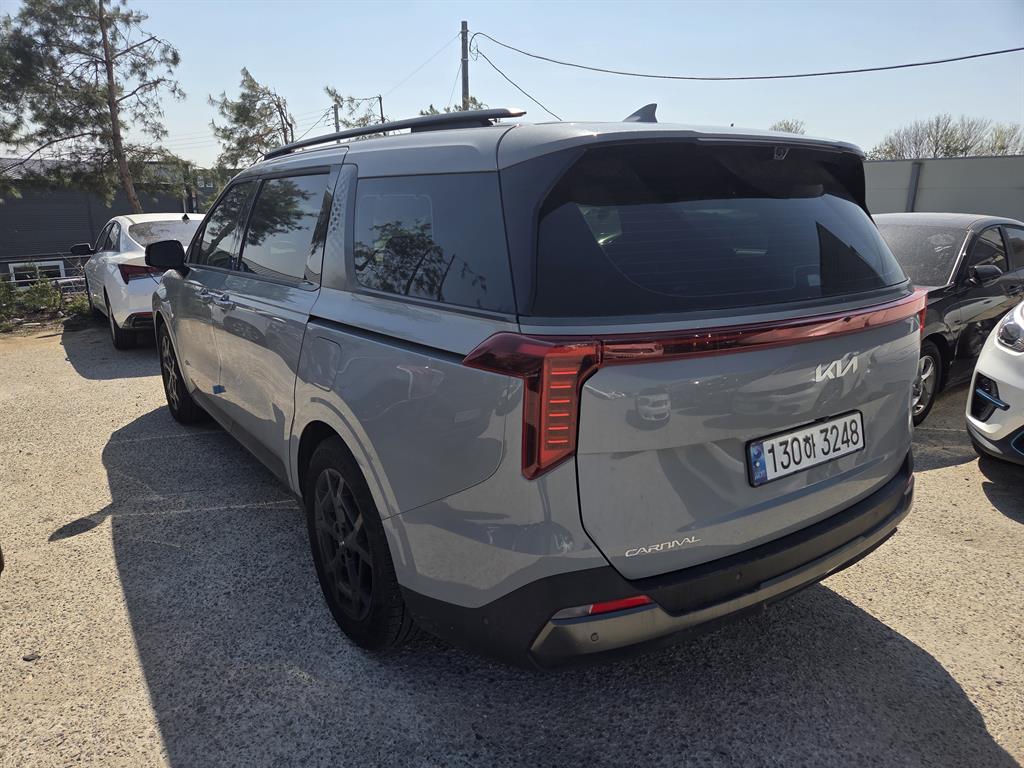KIA Carnival - Vista 2