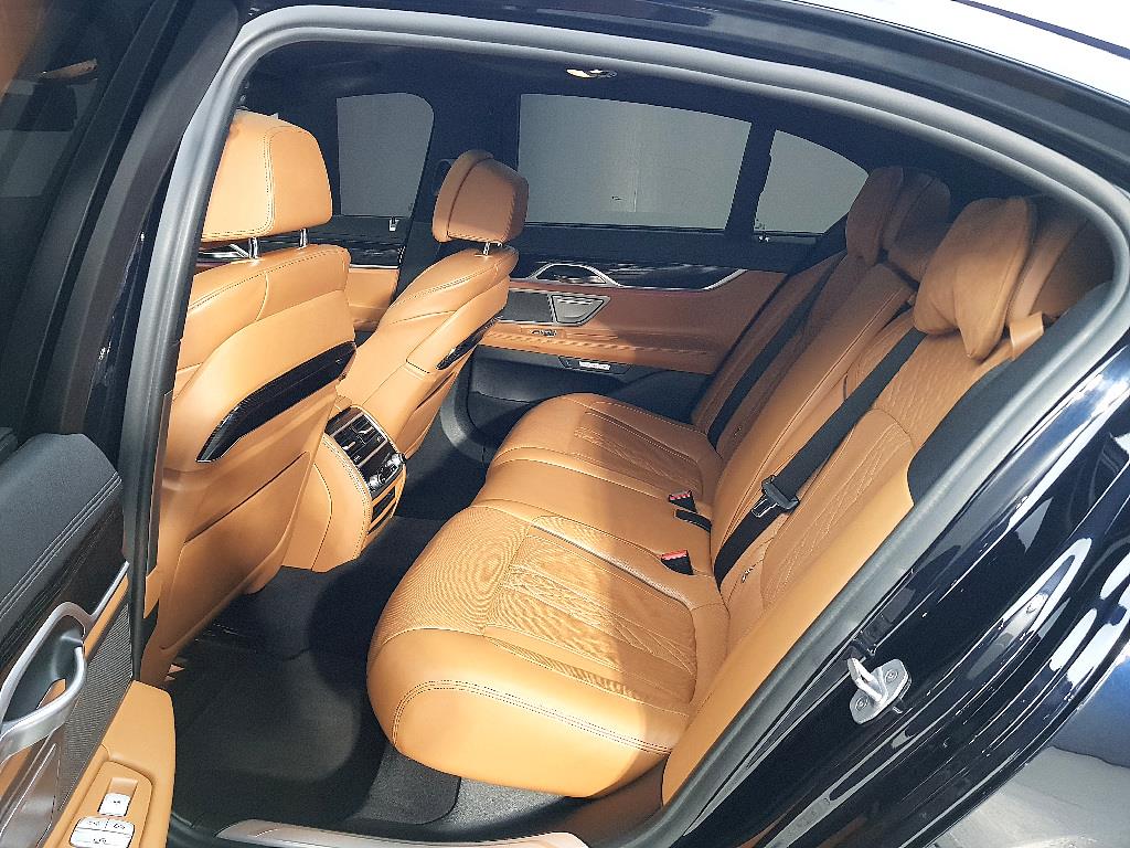 BMW 7 Series - Vista 9