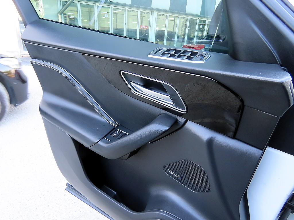 Jaguar F-PACE - Vista 11