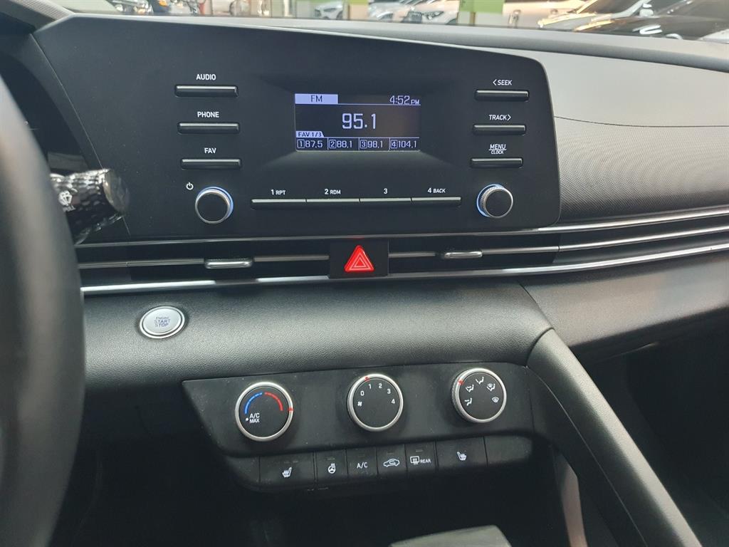 HYUNDAI Avante - Vista 8