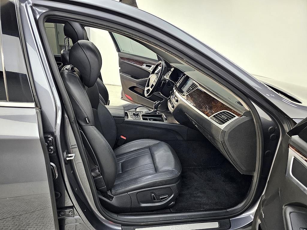 HYUNDAI Genesis - Vista 11