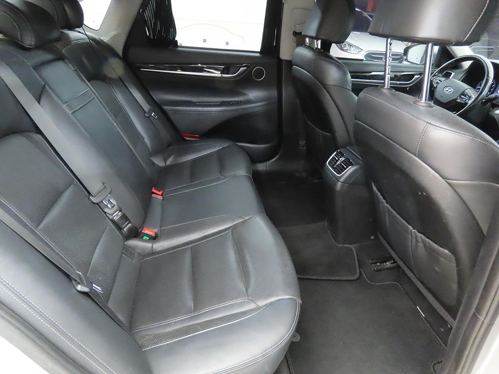 HYUNDAI Grandeur - Vista 6