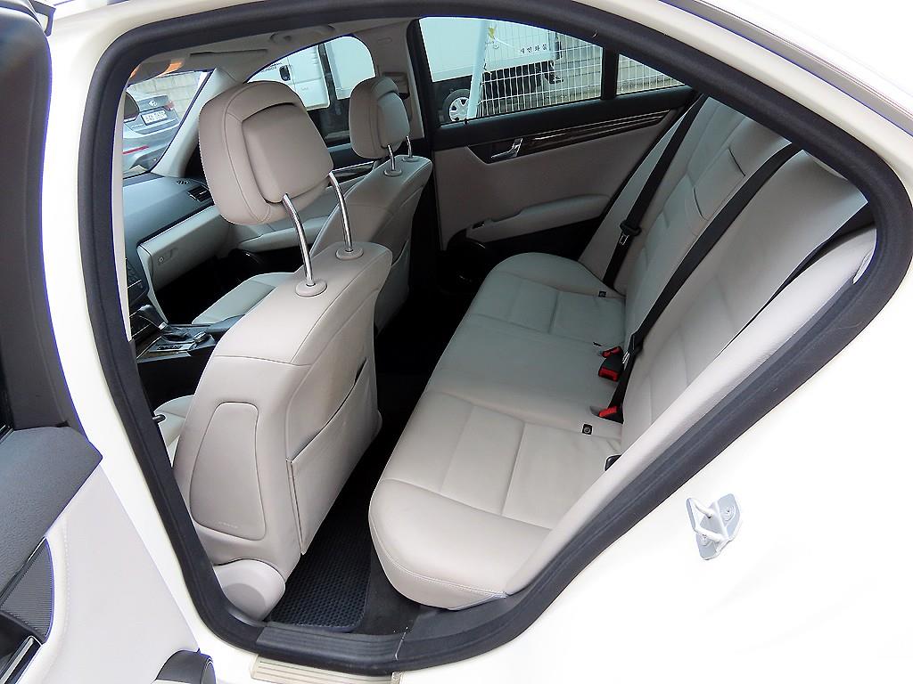 Mercedes Benz C Class - Vista 6