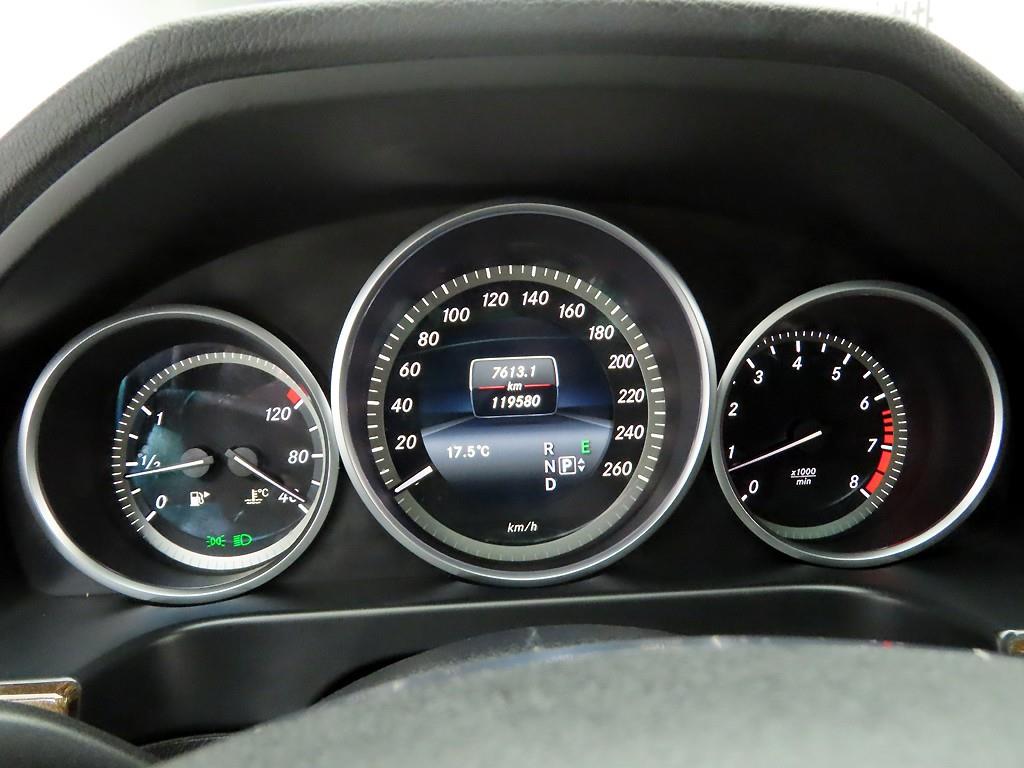 Mercedes Benz E class - Vista 5