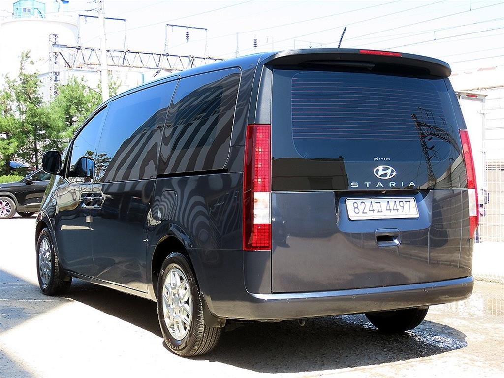 HYUNDAI Staria - Vista 3