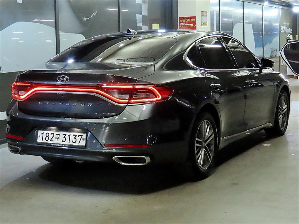 HYUNDAI Grandeur - Vista 4