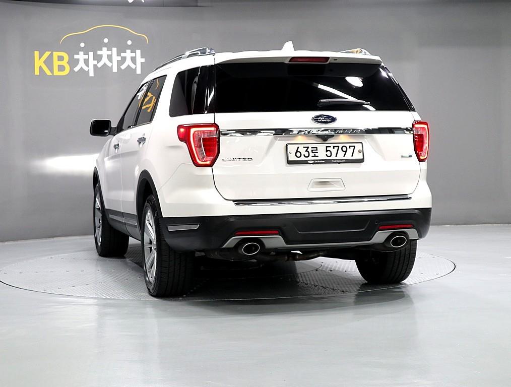 Ford Explorer - Vista 4