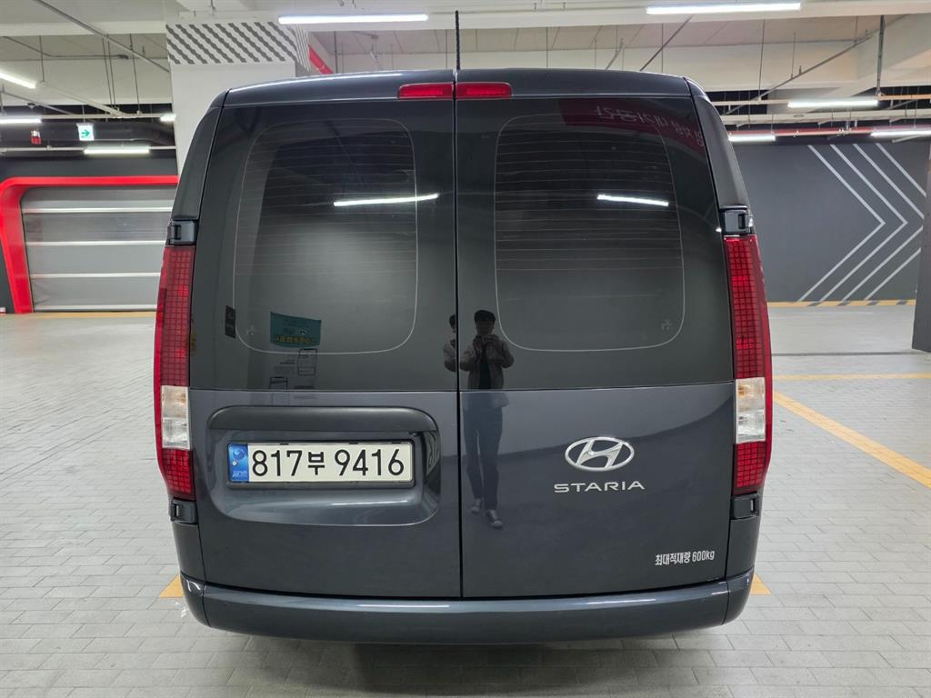 HYUNDAI Staria - Vista 3