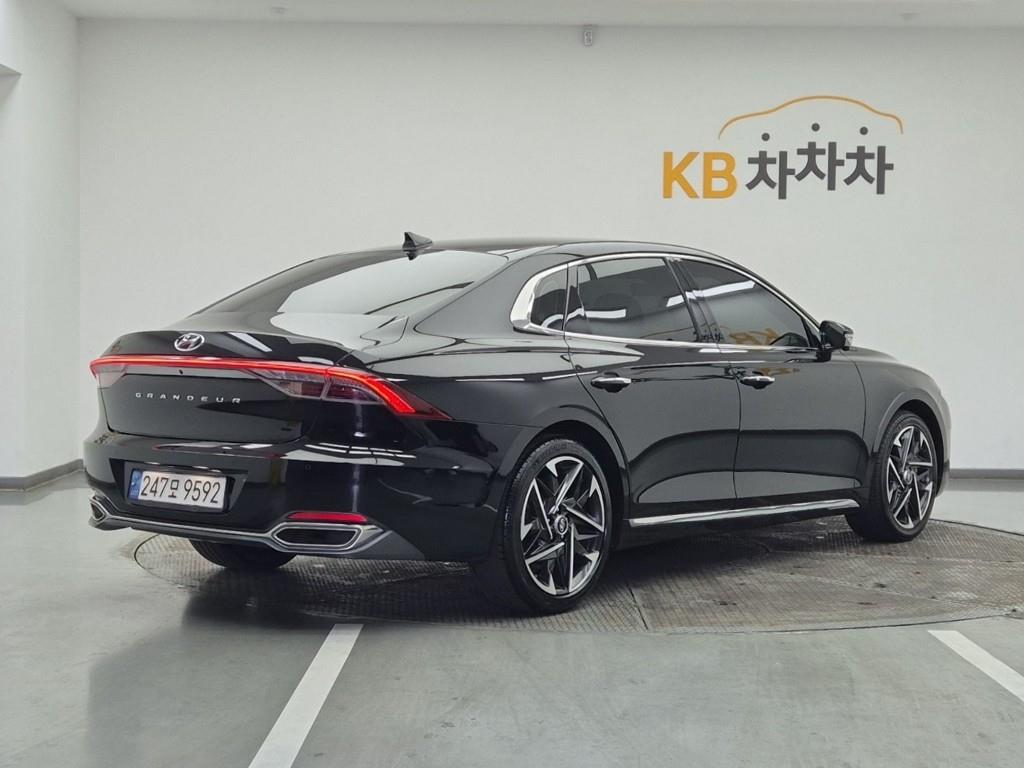 HYUNDAI Grandeur - Vista 4