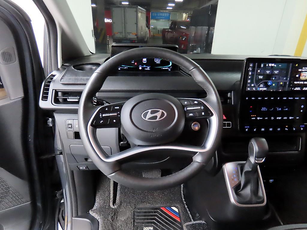 HYUNDAI Staria - Vista 9