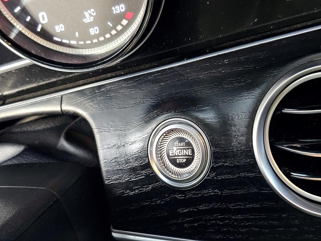 Mercedes Benz E class 2017 Gris - Importación desde Corea - HF Imports Iquique - Foto 13