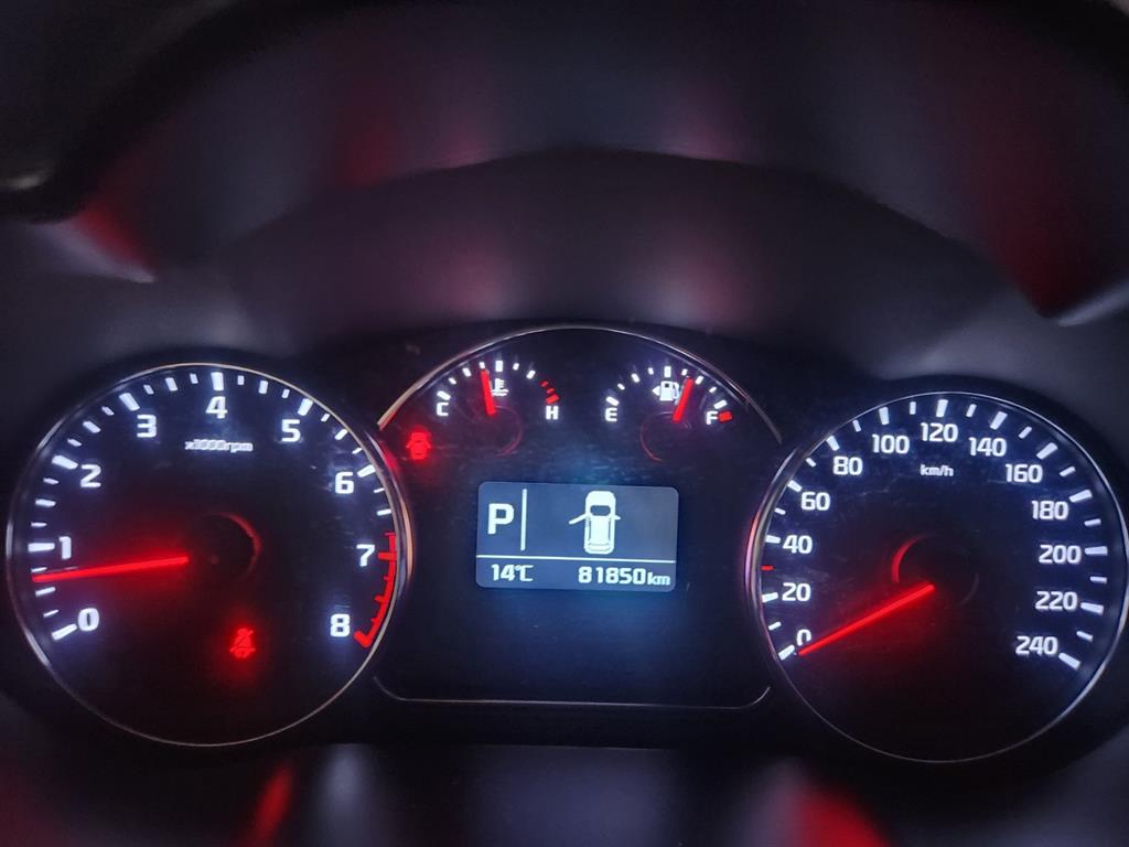 KIA Carens - Vista 3