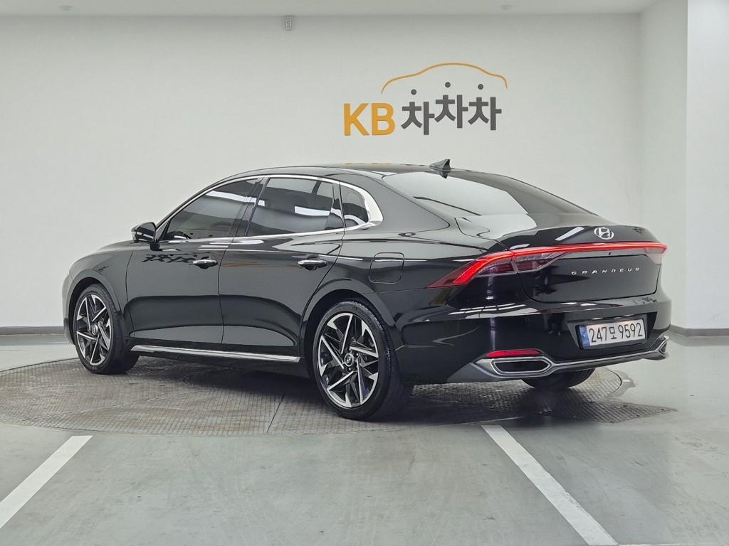 HYUNDAI Grandeur - Vista 3