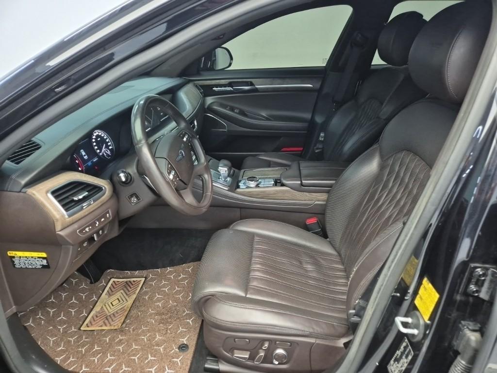 Genesis G90 - Vista 11