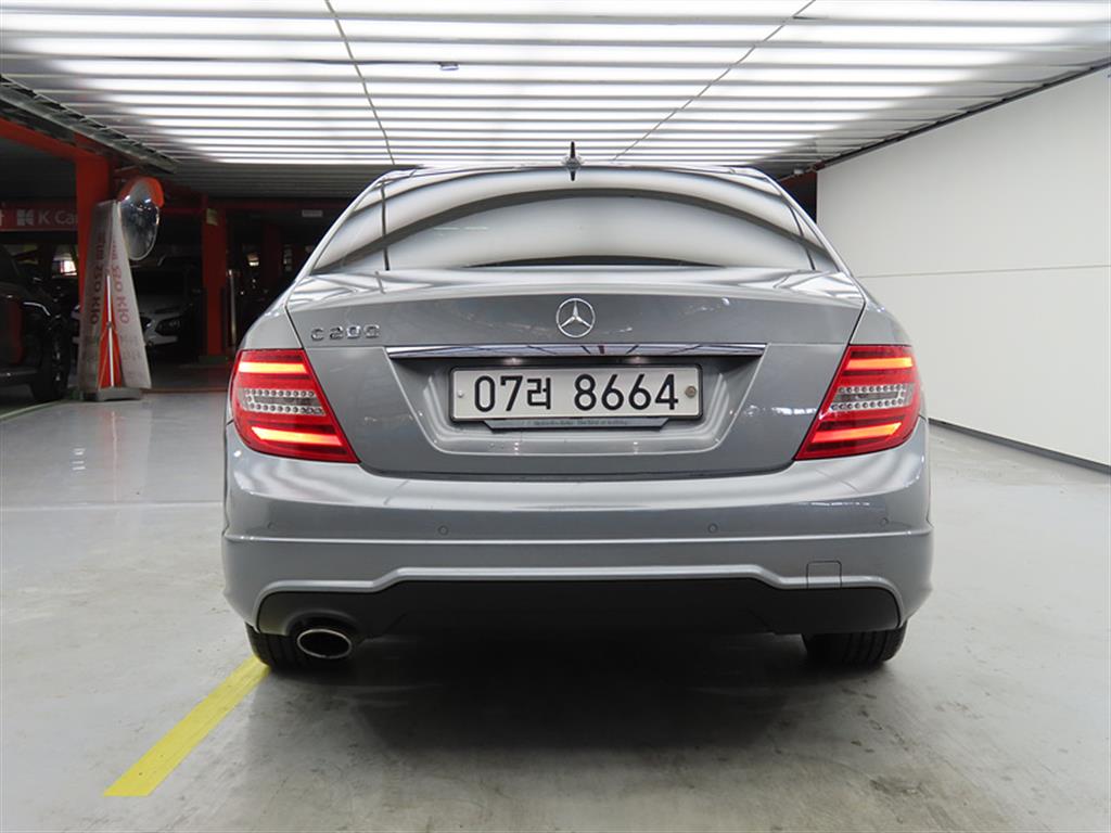 Mercedes Benz C Class - Vista 3