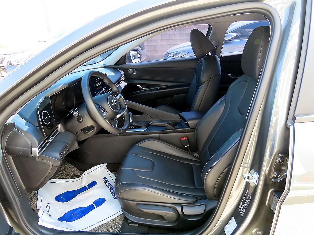 HYUNDAI Avante - Vista 5