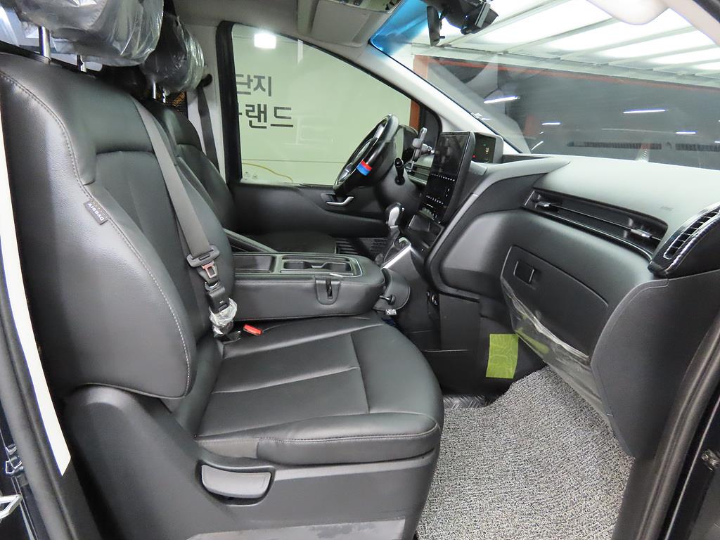 HYUNDAI Staria - Vista 6