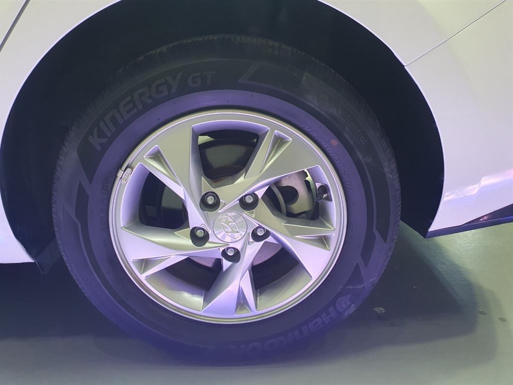 HYUNDAI Avante 2021 Blanco - Importación desde Corea - HF Imports Iquique - Foto 16