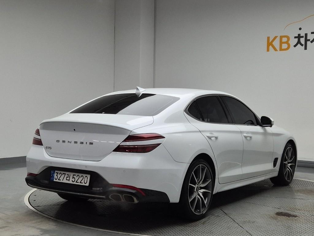 Genesis G70 - Vista 2